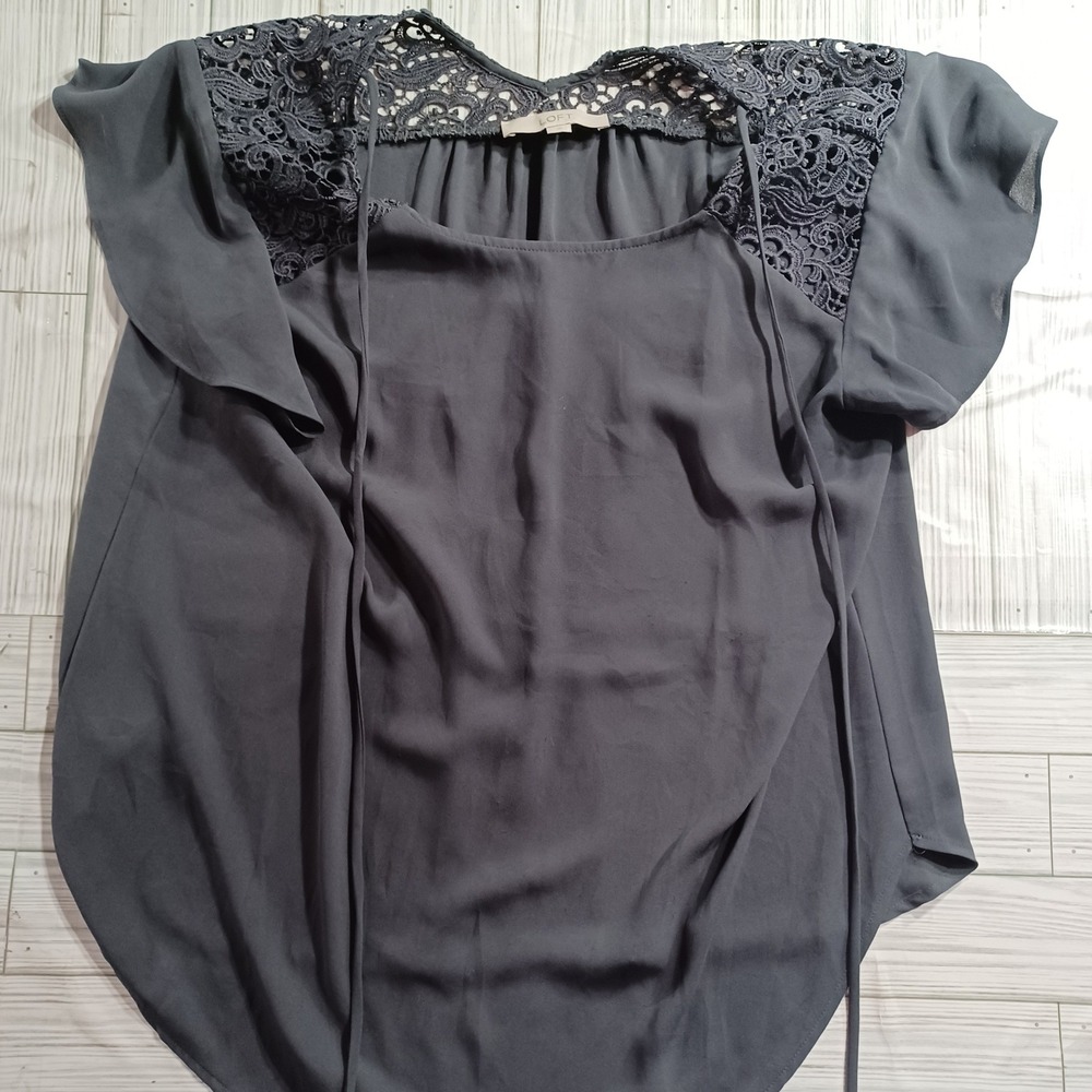 Loft Womens Gray Lace Yoke Blouse Size L Sleeveless Flowy Top 473868